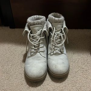 Women’s short fuzzy boots